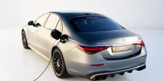 धूम मचाने आ रही हैं बाजार में Mercedes की दो धांसू गाड़ियां