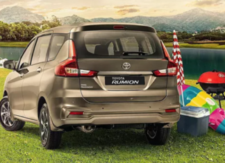 Toyota Rumion के आगे फेल है Ertiga