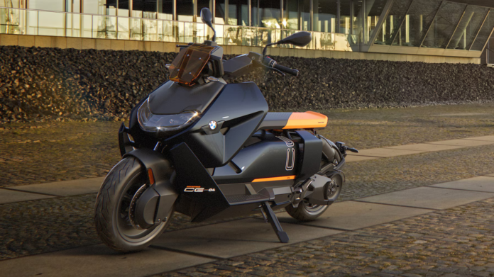 BMW ने लॉन्‍च किया CE 04 इलेक्ट्रिक स्‍कूटर