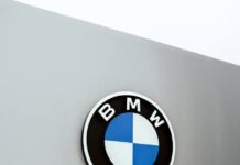BMW 7 Series Pre-Bookings Open in India: Luxury Sedan Gets ICE and Electric Choices