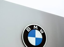 BMW 7 Series Pre-Bookings Open in India: Luxury Sedan Gets ICE and Electric Choices