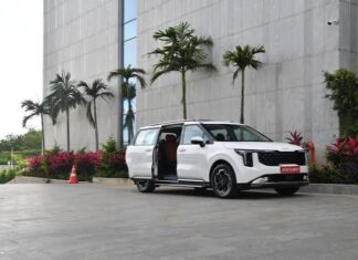 Kia Carnival hybrid pre-bookings open in India: 1.6-litre turbo-petrol, six-speed automatic and premium MPV luxury
